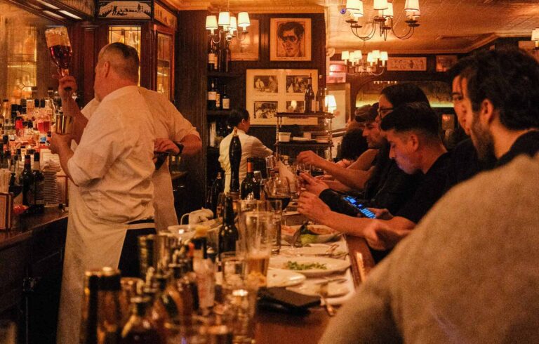 Feierabendbier: Videospiele am Wirtshaustresen