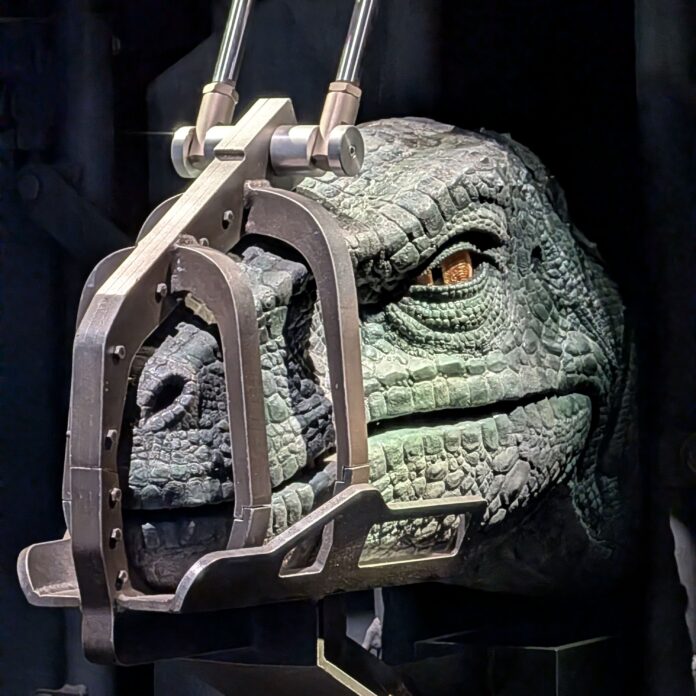 Jurassic_World_Experience_Goodie_Box